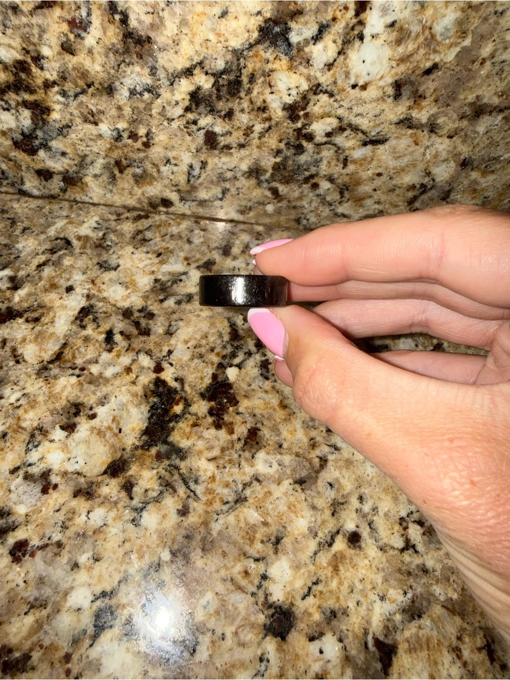 OURA RING Generation 4. Size 7. Comes with two rubber covers for ring